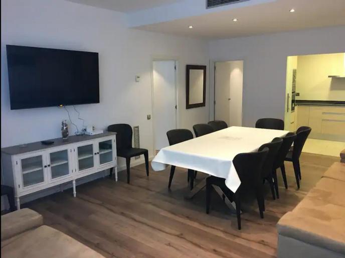 Autèntic Monumental Appartement